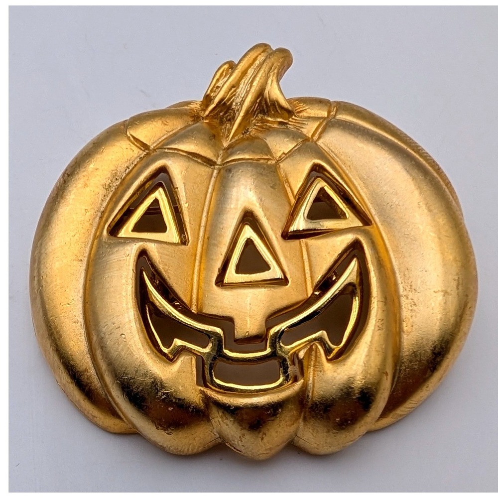 Casual Corner Vintage Gold Tone Jack O Lantern Pumpkin Halloween Brooch Pin